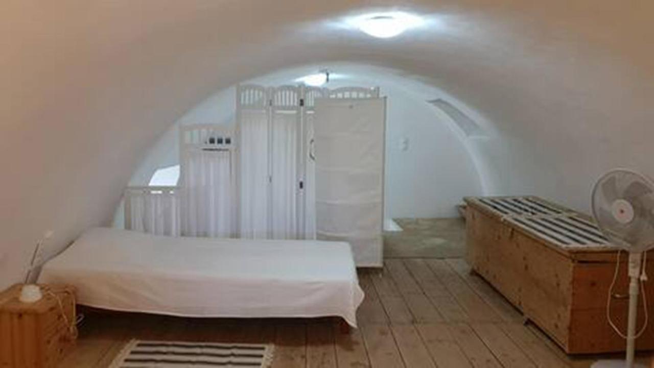 Lovely Traditionnal House With Sea View Tirós Eksteriør bilde