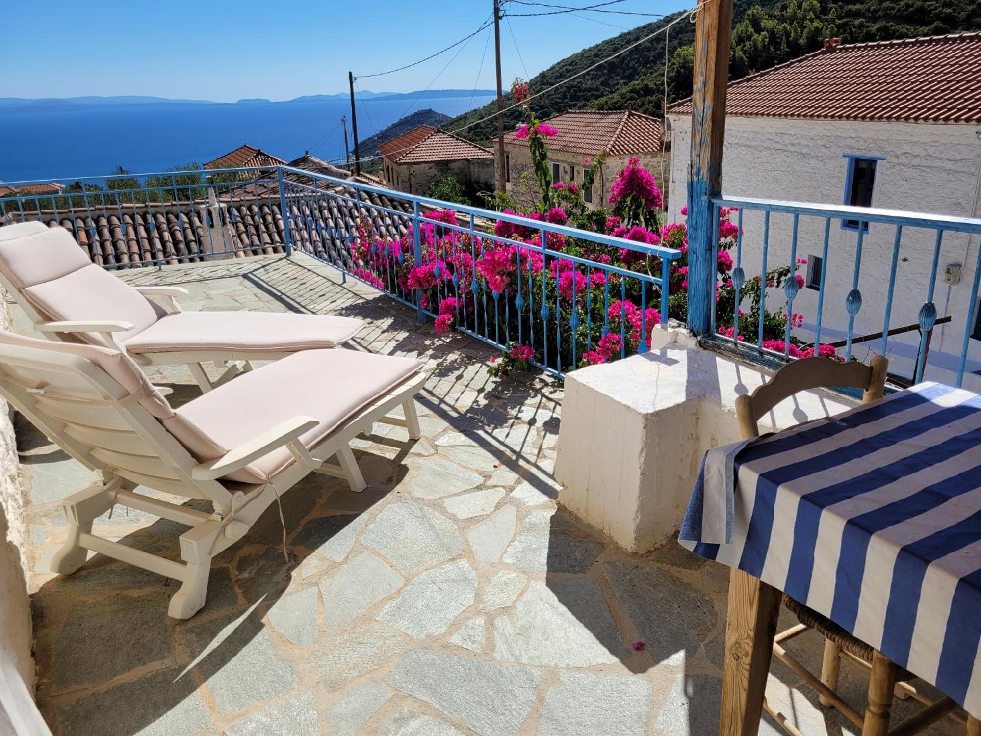 Lovely Traditionnal House With Sea View Tirós Eksteriør bilde