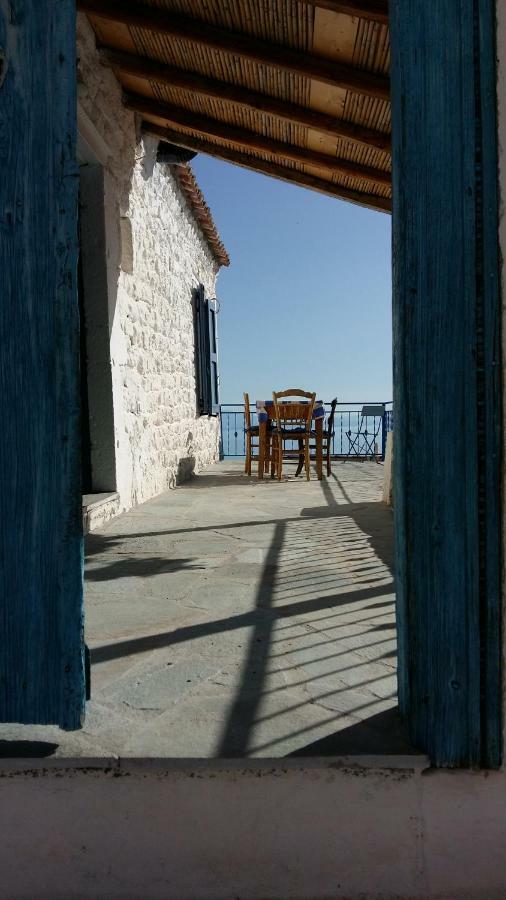 Lovely Traditionnal House With Sea View Tirós Eksteriør bilde